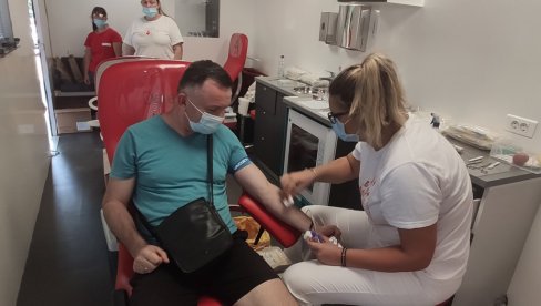 KOVID AMBULANTA U BOLNICI OD 7 DO 22 ČASA: Hitni slučajevi se zbrinjavaju u centru Opšte bolnice „Đorđe Joanović“ KOVID AMBULANTA U BOLNICI OD 7 DO 22 ČASA: Hitni slučajevi se zbrinjavaju u centru Opšte bolnice „Đorđe Joanović“
