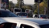 ЛАНЧАНИ СУДАР НА ПАНЧЕВАЧКОМ МОСТУ: Велике гужве на путу од Крњаче ка центру града ЛАНЧАНИ СУДАР НА ПАНЧЕВАЧКОМ МОСТУ: Велике гужве на путу од Крњаче ка центру града