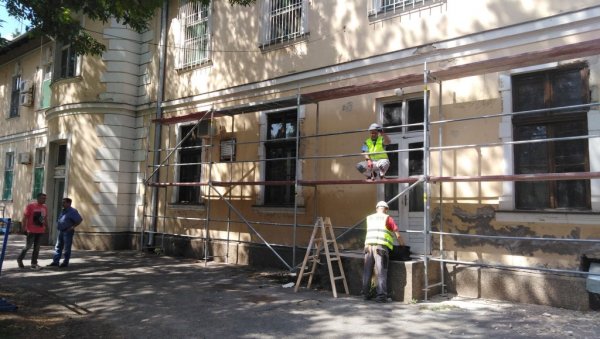 ОБНОВА СТАРЕ ЗГРАДЕ ЗА 400 ДАНА: Темељна реконструкција Опште болнице у Кикинди, прва фаза вредна 342 милиона ОБНОВА СТАРЕ ЗГРАДЕ ЗА 400 ДАНА: Темељна реконструкција Опште болнице у Кикинди, прва фаза вредна 342 милиона