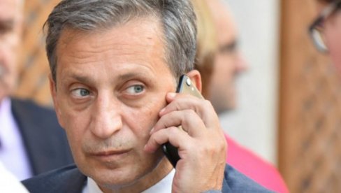 UNELI MOBILNI OSMICI U ZATVOR: Pokrenut postupak protiv policajaca u zatvoru u Vojkovićima kod Sarajeva UNELI MOBILNI OSMICI U ZATVOR: Pokrenut postupak protiv policajaca u zatvoru u Vojkovićima kod Sarajeva