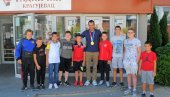 ОНИ СУ ДЕО МОГ ЗЛАТА Страхиња Рашовић се дружио са ватерполистина Радничког ОНИ СУ ДЕО МОГ ЗЛАТА Страхиња Рашовић се дружио са ватерполистина Радничког