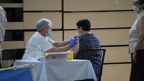 OČEKUJU PORAST OBOLELIH: Povećava se broj zaraženih koronom u Hercegovini, kod lekara sve više mladih i nevakcinisanih OČEKUJU PORAST OBOLELIH: Povećava se broj zaraženih koronom u Hercegovini, kod lekara sve više mladih i nevakcinisanih