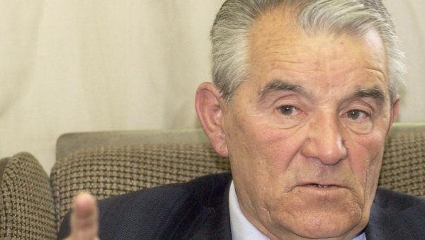 О ДОБРИМ И ЛОШИМ СТРАНАМА БОНУС ПРАВИЛА: Миљанова мотка која је натерала тренере да дају шансу младима О ДОБРИМ И ЛОШИМ СТРАНАМА БОНУС ПРАВИЛА: Миљанова мотка која је натерала тренере да дају шансу младима