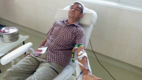 KRV DAJE TRI DECENIJE: Humani Lapovčanin 66 puta pomogao bolesnima i povređenima KRV DAJE TRI DECENIJE: Humani Lapovčanin 66 puta pomogao bolesnima i povređenima