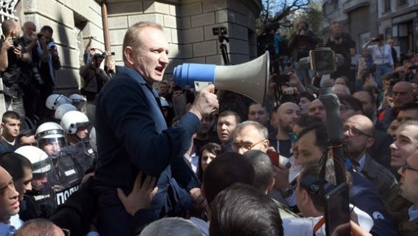САМО ЂИЛАС ВЕРАН БОЈКОТУ: При крају међустраначког дијалога једино ССП и даље чврсто заступа став о неизласку на изборе САМО ЂИЛАС ВЕРАН БОЈКОТУ: При крају међустраначког дијалога једино ССП и даље чврсто заступа став о неизласку на изборе