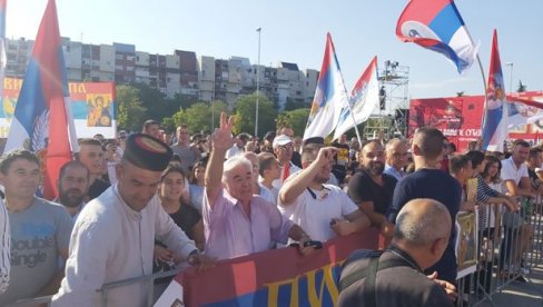 VERA I NACIJA NA LISTIĆU? Prema nacrtu formulisanom u Vladi Crne Gore - na popisu ostaje izjašnjavanje o etničkoj pripadnosti i jeziku VERA I NACIJA NA LISTIĆU? Prema nacrtu formulisanom u Vladi Crne Gore - na popisu ostaje izjašnjavanje o etničkoj pripadnosti i jeziku