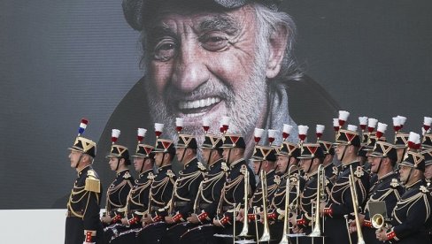 ЗБОГОМ БАБЕЛ: Французи се опростили од легендарног глумца Жан-Пол Белмонда - Живећеш вечно на великом платну (ФОТО) ЗБОГОМ БАБЕЛ: Французи се опростили од легендарног глумца Жан-Пол Белмонда - Живећеш вечно на великом платну (ФОТО)
