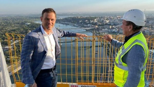 СПЕКТАКУЛАРАН ПОГЛЕД НА НАШ ГРАД: Министар Мали обишао градилиште на врху Куле Београд СПЕКТАКУЛАРАН ПОГЛЕД НА НАШ ГРАД: Министар Мали обишао градилиште на врху Куле Београд