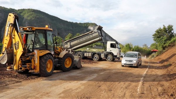 ОБУСТАВЉА СЕ САОБРАЋАЈ ДО КРАЈА ГОДИНЕ: Измене због реконструкције пута Кокин Брод – Прибојска Бања ОБУСТАВЉА СЕ САОБРАЋАЈ ДО КРАЈА ГОДИНЕ: Измене због реконструкције пута Кокин Брод – Прибојска Бања