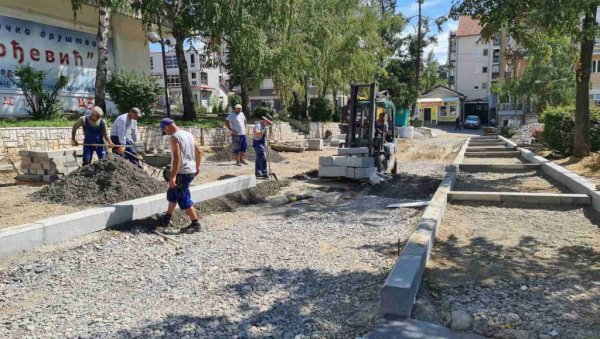 У ТОКУ РАДОВИ НА РЕКОНСТРУКЦИЈИ: Нови паркинг у Лазаревцу до краја новембра У ТОКУ РАДОВИ НА РЕКОНСТРУКЦИЈИ: Нови паркинг у Лазаревцу до краја новембра