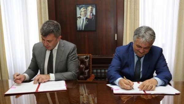 УНАПРЕЂЕЊЕ КВАЛИТЕТА ИНТЕРНЕТА И КАБЛОВСКЕ: Закључен уговор између Телекома Србија и Поште Србије УНАПРЕЂЕЊЕ КВАЛИТЕТА ИНТЕРНЕТА И КАБЛОВСКЕ: Закључен уговор између Телекома Србија и Поште Србије