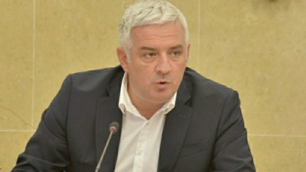 ЂУКАНОВИЋ ЈЕ ЈУНАЧКИ ПОБЕГАО СА ЦЕТИЊА Вучуровић: Организовао је неред и хаос, а онда је оставио на цедилу своје људе ЂУКАНОВИЋ ЈЕ ЈУНАЧКИ ПОБЕГАО СА ЦЕТИЊА Вучуровић: Организовао је неред и хаос, а онда је оставио на цедилу своје људе