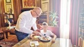 ШПИЈУНКА - КОСТА ДРАГ ГОСТ: Горан Весић угостио дечака који прати сваки њехов ТВ наступ ШПИЈУНКА - КОСТА ДРАГ ГОСТ: Горан Весић угостио дечака који прати сваки њехов ТВ наступ