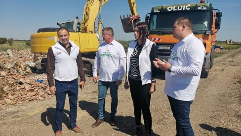 УКЛАЊАЊЕМ ДИВЉИХ ДЕПОНИЈА ДО ЛЕПШЕ СРБИЈЕ: Министарка Вујовић у Пландишту, у току чишћење на 500 локација у земљи УКЛАЊАЊЕМ ДИВЉИХ ДЕПОНИЈА ДО ЛЕПШЕ СРБИЈЕ: Министарка Вујовић у Пландишту, у току чишћење на 500 локација у земљи