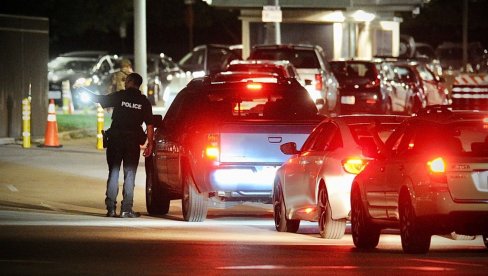 DRAMA U AMERICI: Četiri osobe povređene u pucnjavi, napadač izvršio samoubistvo (VIDEO) DRAMA U AMERICI: Četiri osobe povređene u pucnjavi, napadač izvršio samoubistvo (VIDEO)