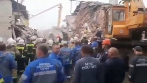 ТРАГЕДИЈА У РУСИЈИ: Три особе погинуле у експлозији гаса! (ВИДЕО) ТРАГЕДИЈА У РУСИЈИ: Три особе погинуле у експлозији гаса! (ВИДЕО)