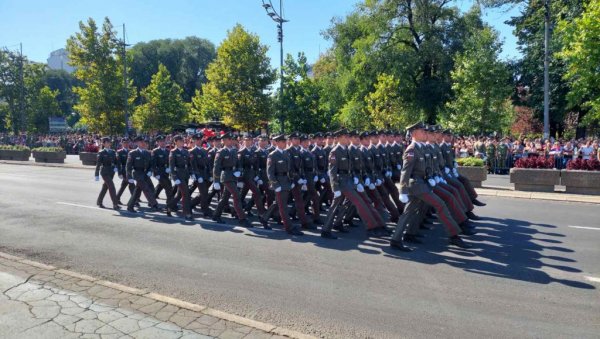 ДАНАС ПРОМОЦИЈА НОВЕ КЛАСЕ ОФИЦИРА ВОЈСКЕ СРБИЈЕ: Свечаности присуствује председник Вучић ДАНАС ПРОМОЦИЈА НОВЕ КЛАСЕ ОФИЦИРА ВОЈСКЕ СРБИЈЕ: Свечаности присуствује председник Вучић