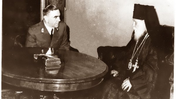ВАСКРСАВАЈУ ПАВЕЛИЋЕВУ ПРАВОСЛАВНУ ТВОРЕВИНУ: Фалсификовање историје, проусташке организације и за Божић промовисале геноцидне идеје ВАСКРСАВАЈУ ПАВЕЛИЋЕВУ ПРАВОСЛАВНУ ТВОРЕВИНУ: Фалсификовање историје, проусташке организације и за Божић промовисале геноцидне идеје