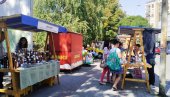 JUBILARNI ETNO FEST: Na štandovima u centru Paraćina nekoliko desetina izlagača (FOTO) JUBILARNI ETNO FEST: Na štandovima u centru Paraćina nekoliko desetina izlagača (FOTO)