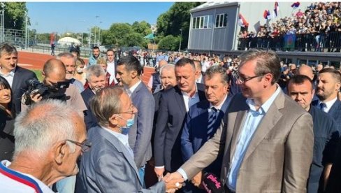 ВУЧИЋ РАЗГОВАРАО СА ЛЕГЕНДОМ СРПСКЕ АТЛЕТИКЕ: Краљево дочекало Атлетски стадион вредан дивљења ВУЧИЋ РАЗГОВАРАО СА ЛЕГЕНДОМ СРПСКЕ АТЛЕТИКЕ: Краљево дочекало Атлетски стадион вредан дивљења