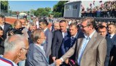 ВУЧИЋ РАЗГОВАРАО СА ЛЕГЕНДОМ СРПСКЕ АТЛЕТИКЕ: Краљево дочекало Атлетски стадион вредан дивљења ВУЧИЋ РАЗГОВАРАО СА ЛЕГЕНДОМ СРПСКЕ АТЛЕТИКЕ: Краљево дочекало Атлетски стадион вредан дивљења