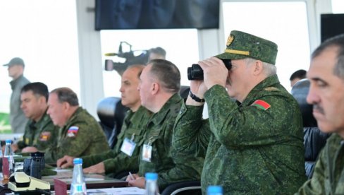 ДРАМА НА БЕЛОРУСКОЈ ГРАНИЦИ: Хитно се огласила погранична служба ДРАМА НА БЕЛОРУСКОЈ ГРАНИЦИ: Хитно се огласила погранична служба