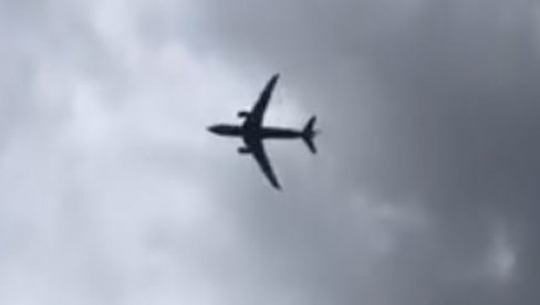 HAOS NA LETU! Avion prinudno sleteo nakon sudara sa pticom