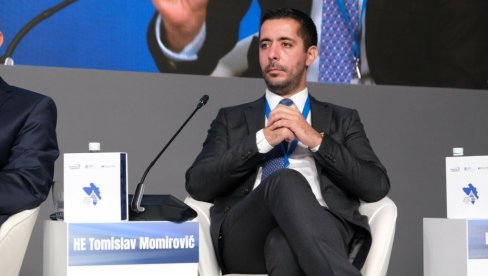ПРОБАЈУ АСФАЛТ Министар Момировић обишао радове на ауто-путу Милош Велики ПРОБАЈУ АСФАЛТ Министар Момировић обишао радове на ауто-путу Милош Велики
