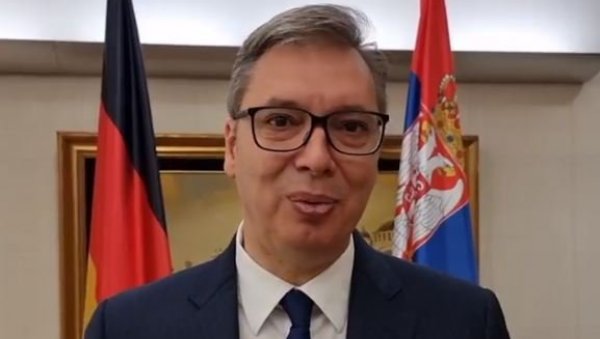 БОРИЋУ СЕ ЗА СРБИЈУ! Председник Вучић дочекује Ангелу Меркел, објавио снимак са аеродрома (ВИДЕО) БОРИЋУ СЕ ЗА СРБИЈУ! Председник Вучић дочекује Ангелу Меркел, објавио снимак са аеродрома (ВИДЕО)