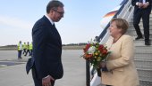 DŽENTLMENSKI POTEZ PREDSEDNIKA: Evo kako je Vučić dočekao Angelu Merkel (FOTO) DŽENTLMENSKI POTEZ PREDSEDNIKA: Evo kako je Vučić dočekao Angelu Merkel (FOTO)