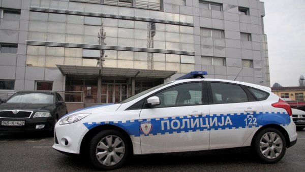 ЖЕНУ ТУКАО И ПОЛИО БЕНЗИНОМ: Детаљи оптужнице против Луке Ловре (40) због покушаја тешког убиства супруге ЖЕНУ ТУКАО И ПОЛИО БЕНЗИНОМ: Детаљи оптужнице против Луке Ловре (40) због покушаја тешког убиства супруге