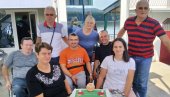 ТОРТА СЛАТКА КАО БРОНЗА: Српски стонотенисери параолимпијци прославили успех из Токија ТОРТА СЛАТКА КАО БРОНЗА: Српски стонотенисери параолимпијци прославили успех из Токија