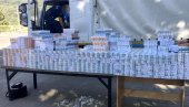 „PALO“ 1200 BOKSOVA CIGARETA: Robu skrivao u krovu vozila (FOTO) „PALO“ 1200 BOKSOVA CIGARETA: Robu skrivao u krovu vozila (FOTO)