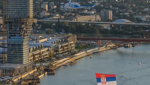 PRESTONICU ĆE NADLETATI HELIKOPTER SA TROBOJKOM: Pripreme za Dan srpskog jedinstva, slobode i nacionalne zastave (FOTO/VIDEO) PRESTONICU ĆE NADLETATI HELIKOPTER SA TROBOJKOM: Pripreme za Dan srpskog jedinstva, slobode i nacionalne zastave (FOTO/VIDEO)
