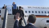 ВУЧИЋ ИСПРАТИО АНГЕЛУ МЕРКЕЛ: Србија је Ваша друга кућа - Видимо се ускоро! ВУЧИЋ ИСПРАТИО АНГЕЛУ МЕРКЕЛ: Србија је Ваша друга кућа - Видимо се ускоро!