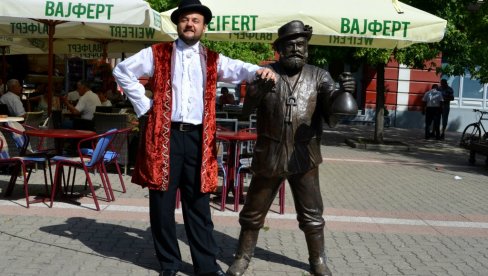 СЛАВЉЕ БЕЗ ВЕЛИКЕ ПОМПЕ: „Дани бербе грожђа“ у Вршцу од 17. до 19. септембра СЛАВЉЕ БЕЗ ВЕЛИКЕ ПОМПЕ: „Дани бербе грожђа“ у Вршцу од 17. до 19. септембра