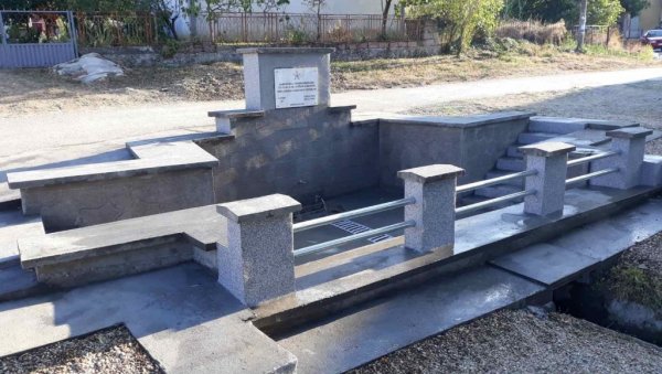 ПОПРАВИЛИ СПОМЕН-ЧЕСМУ: Иницијатива мештана Батуловца за уређење села ПОПРАВИЛИ СПОМЕН-ЧЕСМУ: Иницијатива мештана Батуловца за уређење села