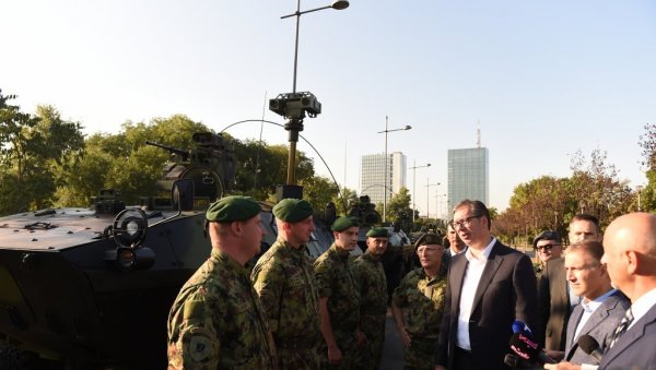 ПРИКАЗ ОДБРАНЕ НА ЈЕДНОМ МЕСТУ: Вучић позвао грађане да виде колико је Војска Србије напредовала ПРИКАЗ ОДБРАНЕ НА ЈЕДНОМ МЕСТУ: Вучић позвао грађане да виде колико је Војска Србије напредовала