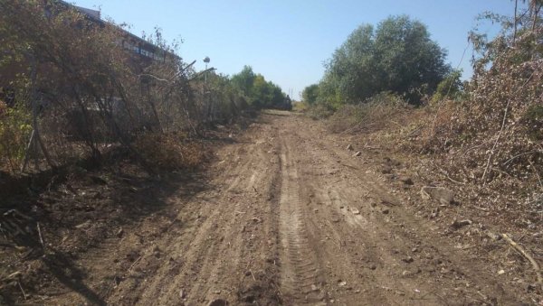КРЧЕ АТАРСКЕ ПУТЕВЕ НАКОН КОМАСАЦИЈЕ: У вршачком селу Павлиш обављен део великог посла КРЧЕ АТАРСКЕ ПУТЕВЕ НАКОН КОМАСАЦИЈЕ: У вршачком селу Павлиш обављен део великог посла