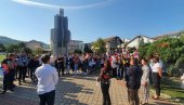 ČVRSTO UZ MATICU: U Ugljeviku obležen Dan srpskog jedinstva, slobode i nacionalne zastave (FOTO) ČVRSTO UZ MATICU: U Ugljeviku obležen Dan srpskog jedinstva, slobode i nacionalne zastave (FOTO)
