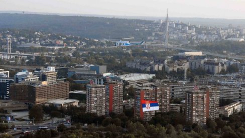 СПЕКТАКУЛАРНЕ СЦЕНЕ У БЕОГРАДУ: Фотографије са Дана српског јединства остављају без даха СПЕКТАКУЛАРНЕ СЦЕНЕ У БЕОГРАДУ: Фотографије са Дана српског јединства остављају без даха