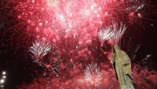 ПРЕДСЕДНИК ПОДЕЛИО ПРЕЛЕПУ ФОТОГРАФИЈУ: Нека живи српско јединство, слобода и тробојка! (ФОТО) ПРЕДСЕДНИК ПОДЕЛИО ПРЕЛЕПУ ФОТОГРАФИЈУ: Нека живи српско јединство, слобода и тробојка! (ФОТО)