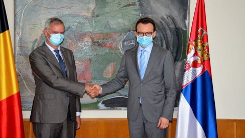 ПЕТКОВИЋ СА АМБАСАДОРОМ БЕЛГИЈЕ: Упознао га са положајем Срба на КиМ ПЕТКОВИЋ СА АМБАСАДОРОМ БЕЛГИЈЕ: Упознао га са положајем Срба на КиМ