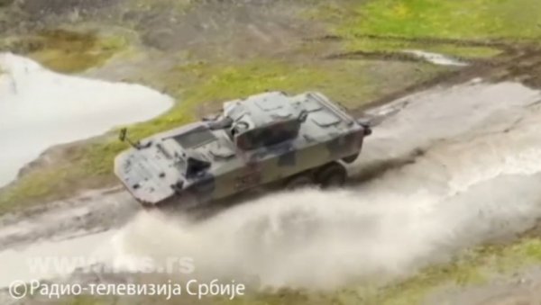 МОЋНИ ЛАЗАНСКИ У СРПСКОЈ ВОЈСЦИ: Погледајте како изгледа ново оклопоно возило названо по покојном амбасадору (ФОТО) МОЋНИ ЛАЗАНСКИ У СРПСКОЈ ВОЈСЦИ: Погледајте како изгледа ново оклопоно возило названо по покојном амбасадору (ФОТО)