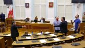 УРА НАПУСТИЛА СЕДНИЦУ СО ЦЕТИЊЕ: Жестока свађа Мартиновића и Ђурашковића УРА НАПУСТИЛА СЕДНИЦУ СО ЦЕТИЊЕ: Жестока свађа Мартиновића и Ђурашковића