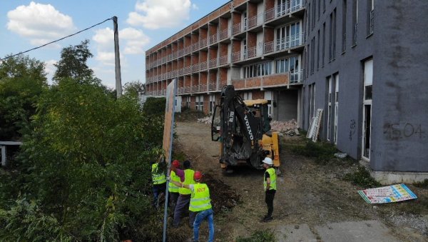 ГЕРОНТОЛОШКИ ЦЕНТАР ГОТОВ ЗА 250 ДАНА: Влада Јапана уложила два и по милиона евра, а Министарство милијарду динара ГЕРОНТОЛОШКИ ЦЕНТАР ГОТОВ ЗА 250 ДАНА: Влада Јапана уложила два и по милиона евра, а Министарство милијарду динара