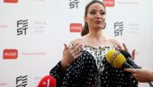 ЈЕЛЕНА ТОМАШЕВИЋ ОБЈАВИЛА НОВУ ПЕСМУ: Све испочетка за идеални крај лета ЈЕЛЕНА ТОМАШЕВИЋ ОБЈАВИЛА НОВУ ПЕСМУ: Све испочетка за идеални крај лета