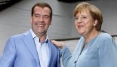 МЕДВЕДЕВ О БИВШОЈ НЕМАЧКОЈ КАНЦЕЛАРКИ: Меркел је била конструктиван партнер за Москву МЕДВЕДЕВ О БИВШОЈ НЕМАЧКОЈ КАНЦЕЛАРКИ: Меркел је била конструктиван партнер за Москву