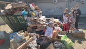 РАДНА СУБОТА ЗРЕЊАНИНСКИХ ОСНОВАЦА: Сакупљају стару хартију да купе држаче за бицикле РАДНА СУБОТА ЗРЕЊАНИНСКИХ ОСНОВАЦА: Сакупљају стару хартију да купе држаче за бицикле