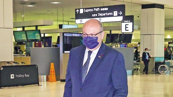 ПОВЛАЧЕЊЕ ФРАНЦУСКИХ АМБАСАДОРА: Напетост Париза и Вашингтона због посла са подморницама ПОВЛАЧЕЊЕ ФРАНЦУСКИХ АМБАСАДОРА: Напетост Париза и Вашингтона због посла са подморницама
